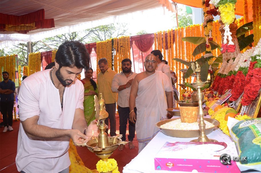 Vijay-Devarakonda-New-Movie-Opening-Photos